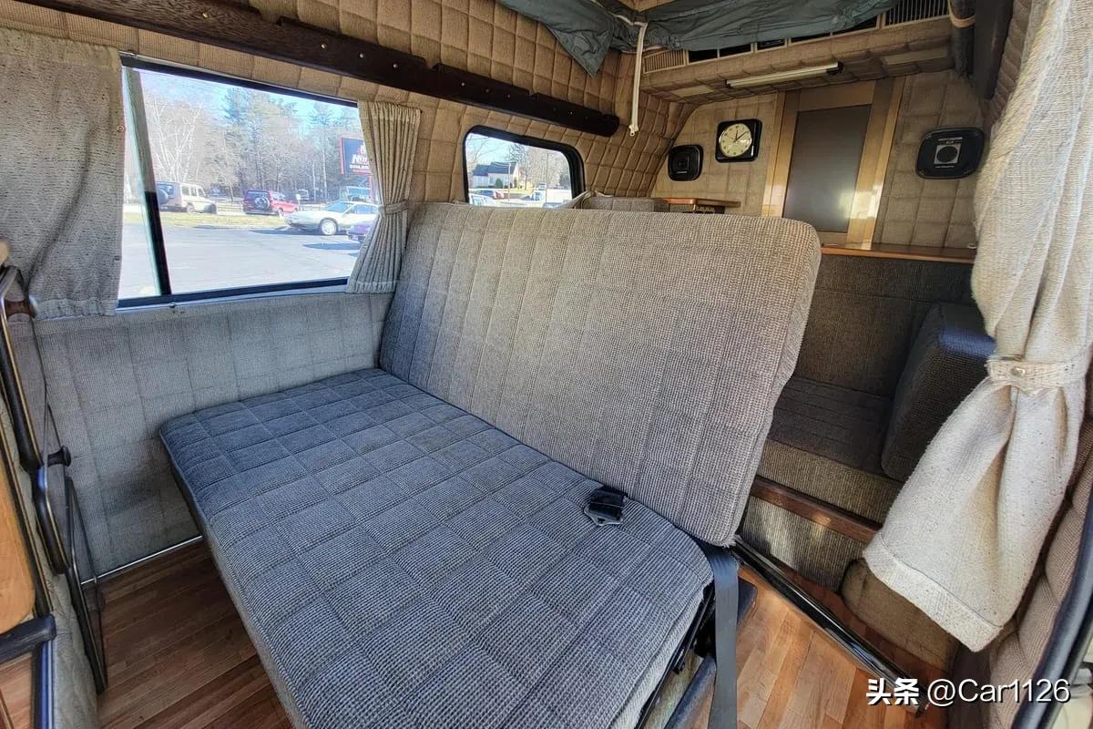 1988丰田HiAceCamper4x4