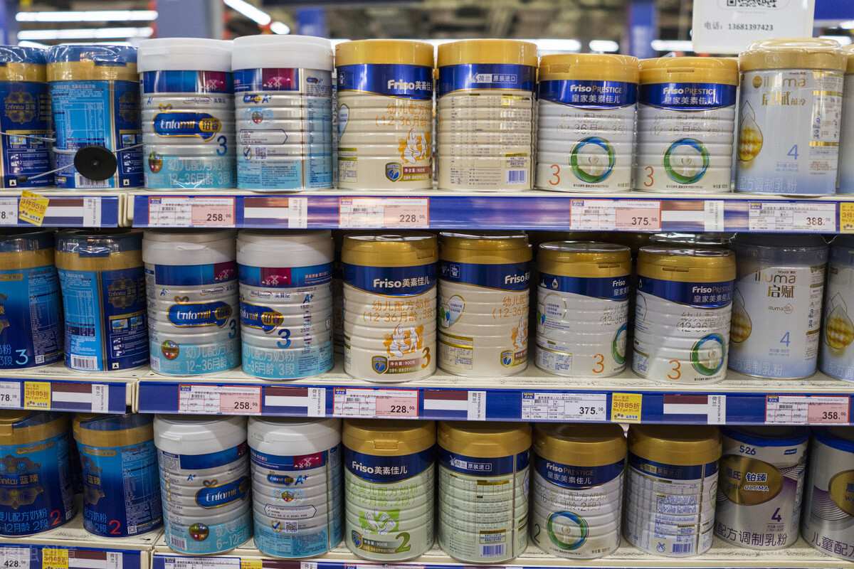 买奶粉认准国家,奶粉买贵的好还是买便宜的好