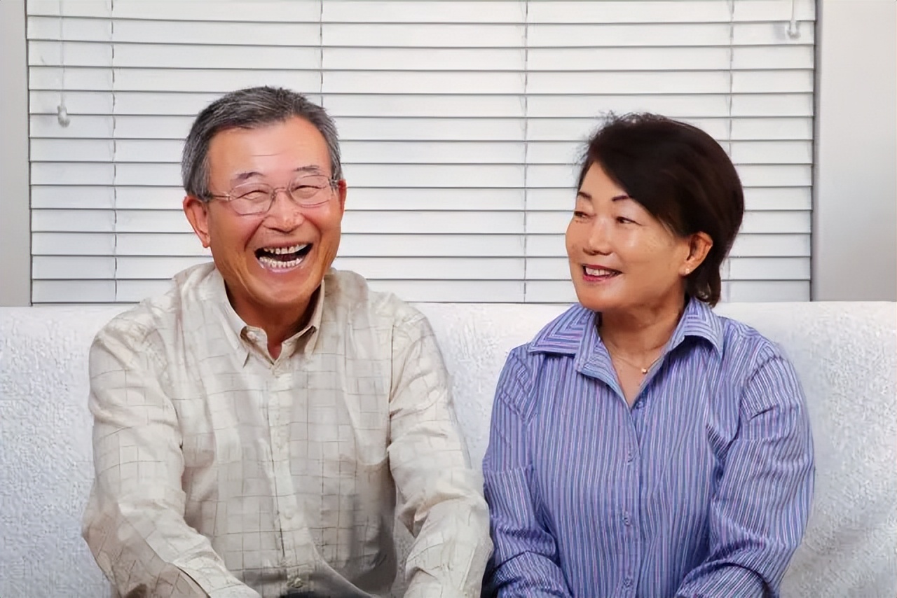 日本夫妇一年收入多少钱,日本人退休养老金一次性领取吗