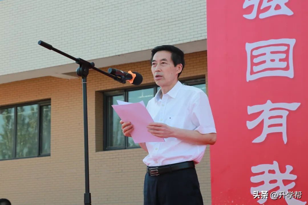 银川能源学院2020级新生军训男,宁夏银川能源学院军训