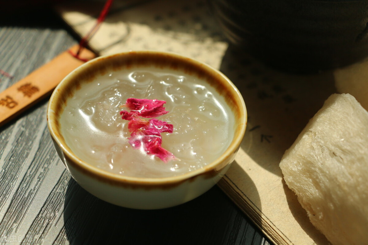 妈妈收到礼物高兴得眉开眼笑,送给父母的礼物惊喜有哪些