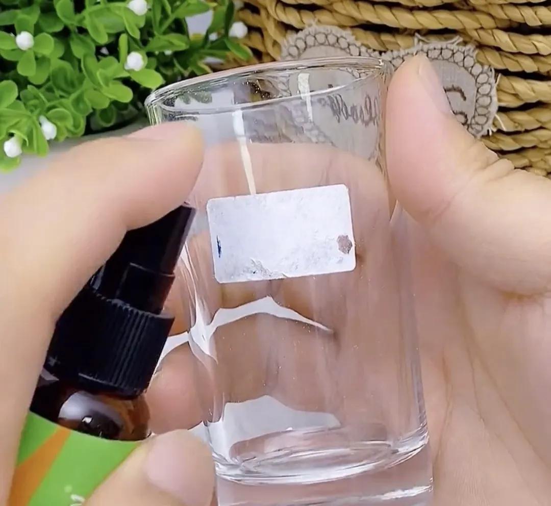 黏胶沾手上怎么清理小妙招,生活小妙招手上的胶怎么去掉