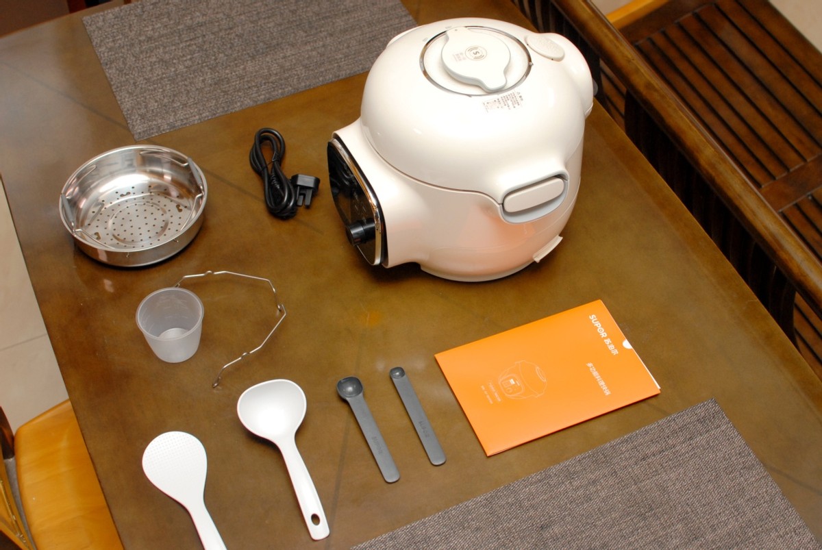 苏泊尔新出的一款高颜值电压力锅,苏泊尔电压力锅哪一款比较好用