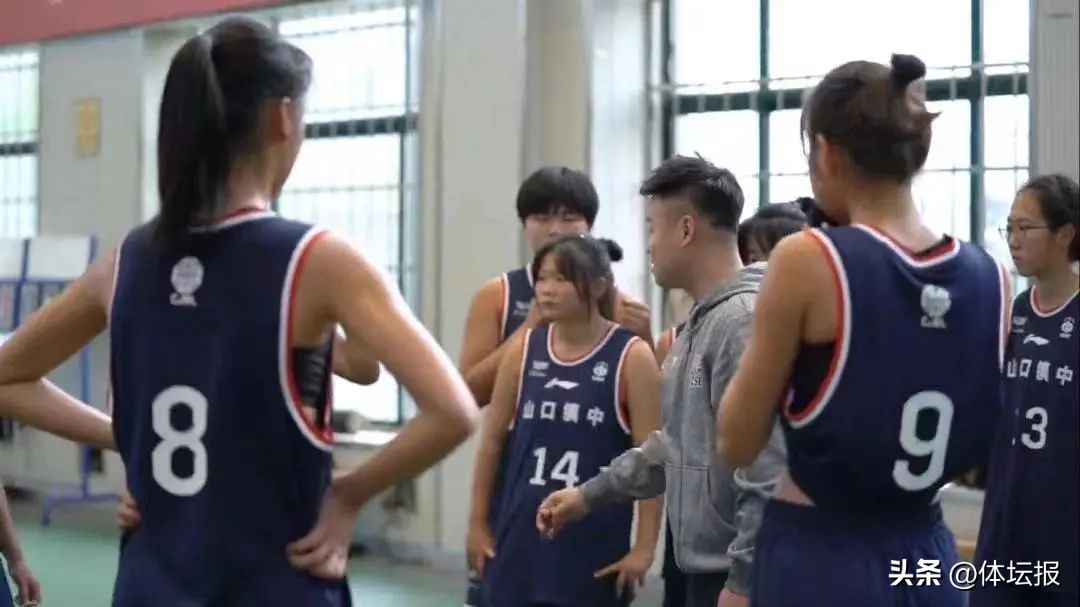 父母旅居国外，大山教头用篮球为这帮留守孩子造梦|金鼓齐鸣