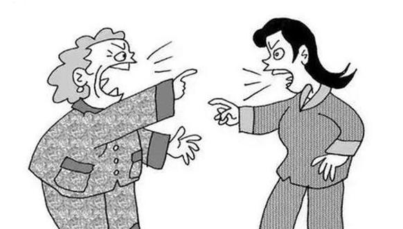 来儿子家养老,大妈想掌管小两口工资,儿子忍无可忍把她送回老家