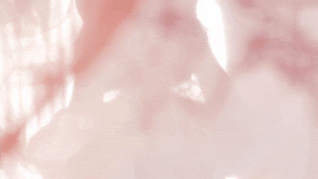 24岁女孩缝出巨型子宫，请人走进去，感受被母体包裹的温柔