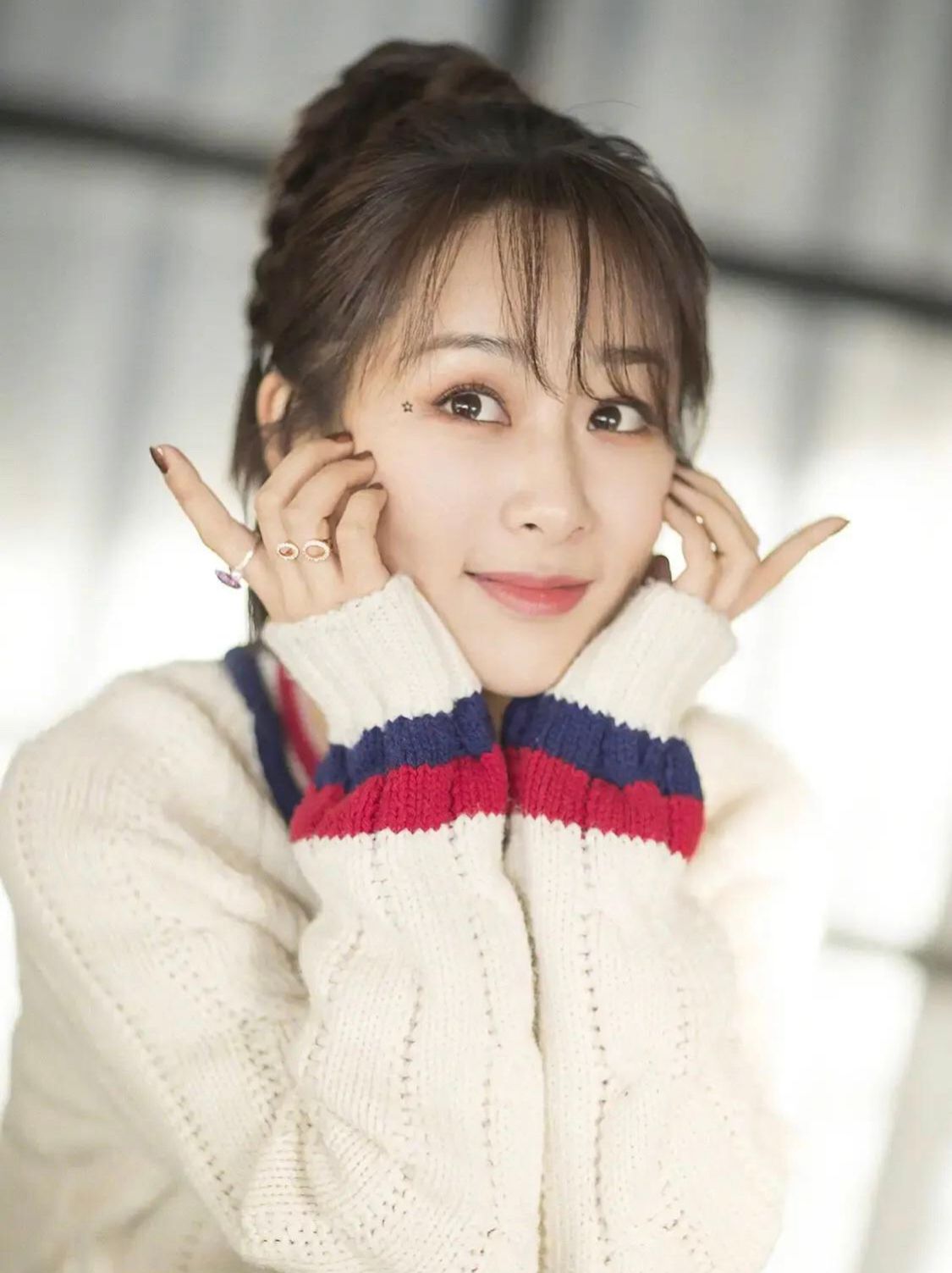 脸上有这3个特征露出五官更好看,脸上有这几种特征八成越长越漂亮