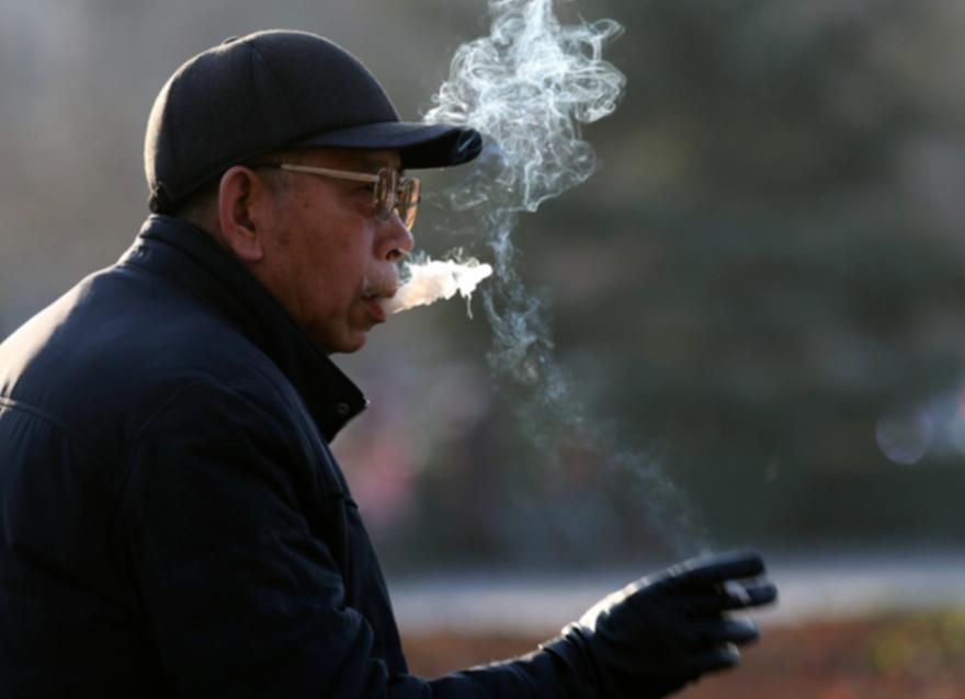 痰是肺部健康的信号，咳出黑痰、黄痰、白痰分别意味着什么？