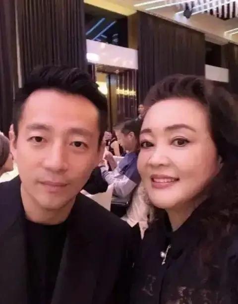 张兰汪小菲现在的产业,张兰支持汪小菲创业