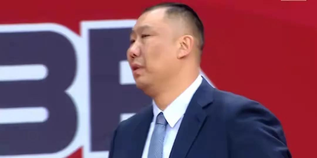 山东男篮王晗打刘冠岑,王晗山东男篮战胜辽宁赛后采访