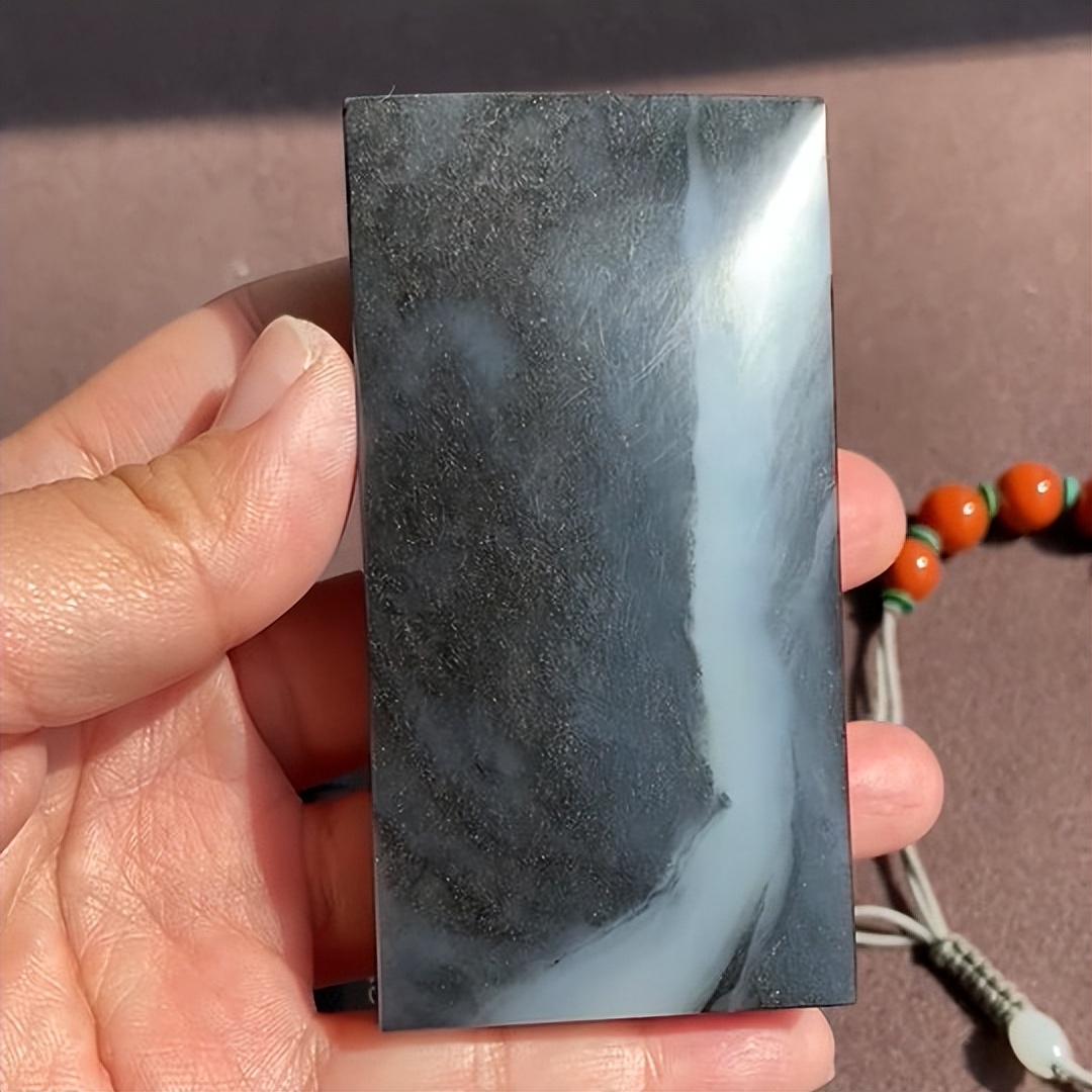 水墨意境和田玉青花籽料原石欣赏,和田玉青花山水的意境