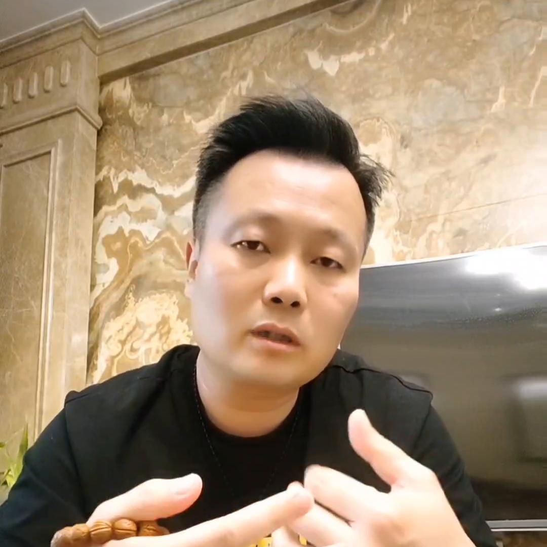 做服装生意的人会有一个共性 (做服装生意要天时地利人和)