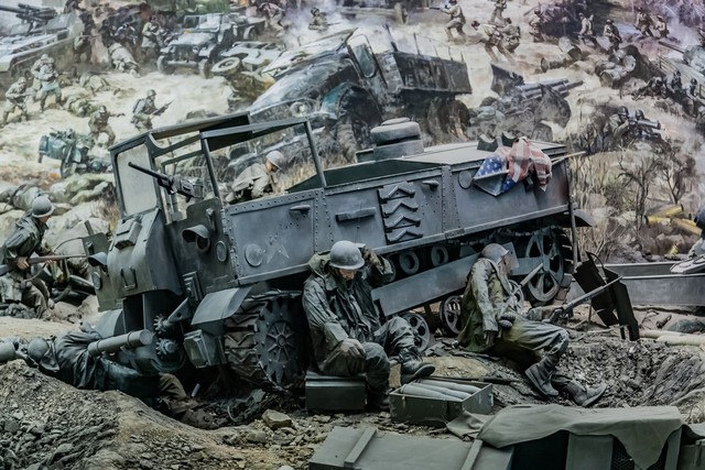 美国总统参选人：中国周边有313个美军基地，美国人需要醒醒了！