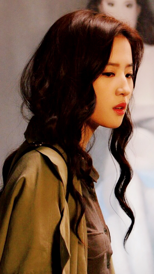 电影都差成这样了，她的颜值还是美得毫不受影响