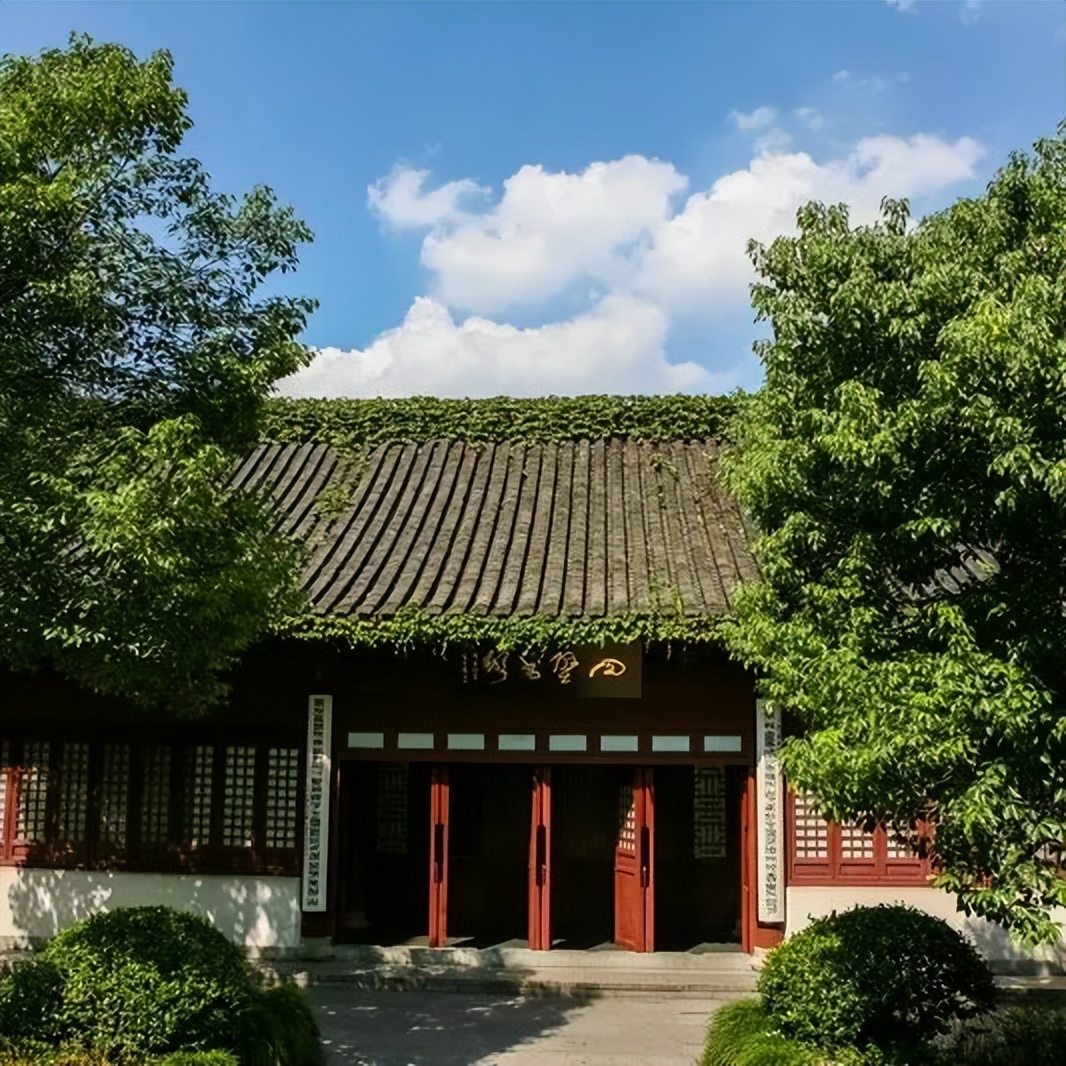 福州西湖最著名的景点名称,属于杭州西湖著名景点的是哪几个