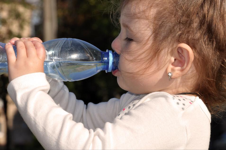 把握孩子身高发育的分水岭,男孩15岁身高偏矮小