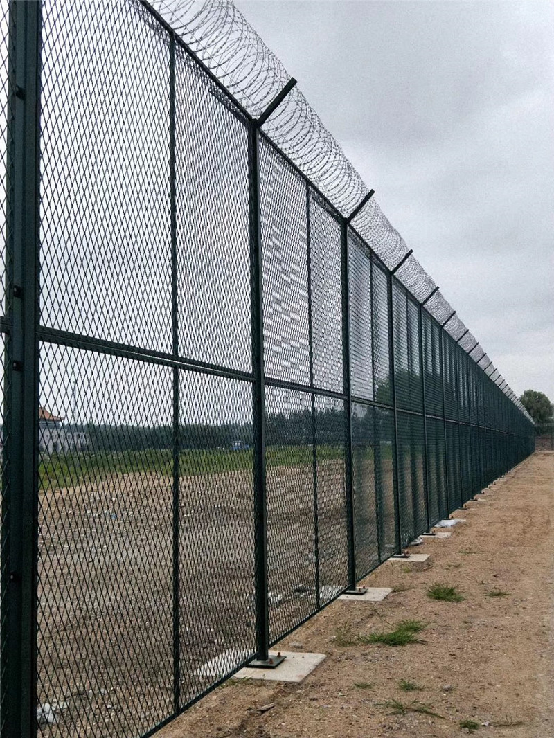 球场围栏都有哪些材质,正规美观的球场围栏