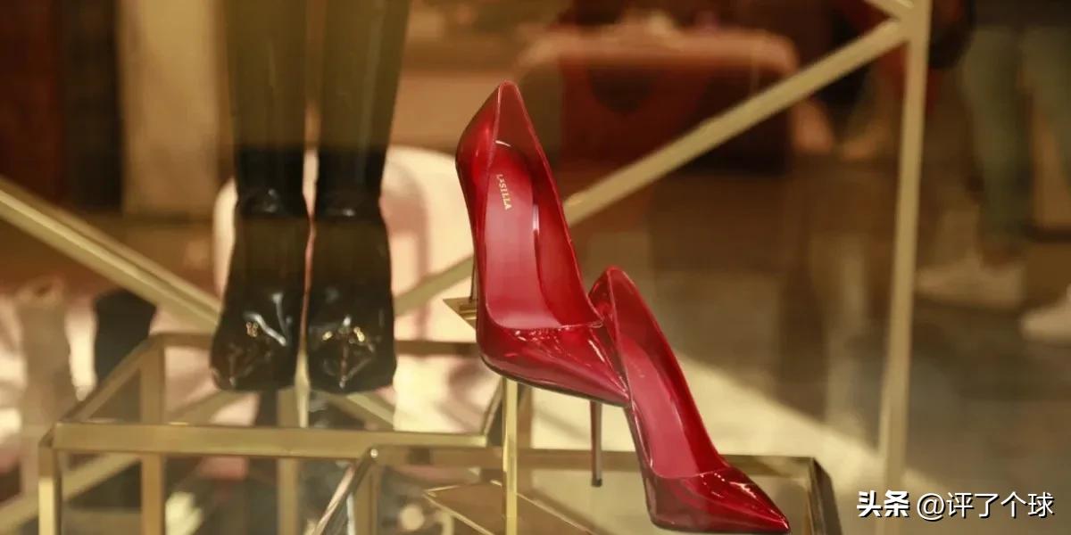 欧盟禁止出口奢侈品到俄罗斯,俄罗斯被制裁后的奢侈品店