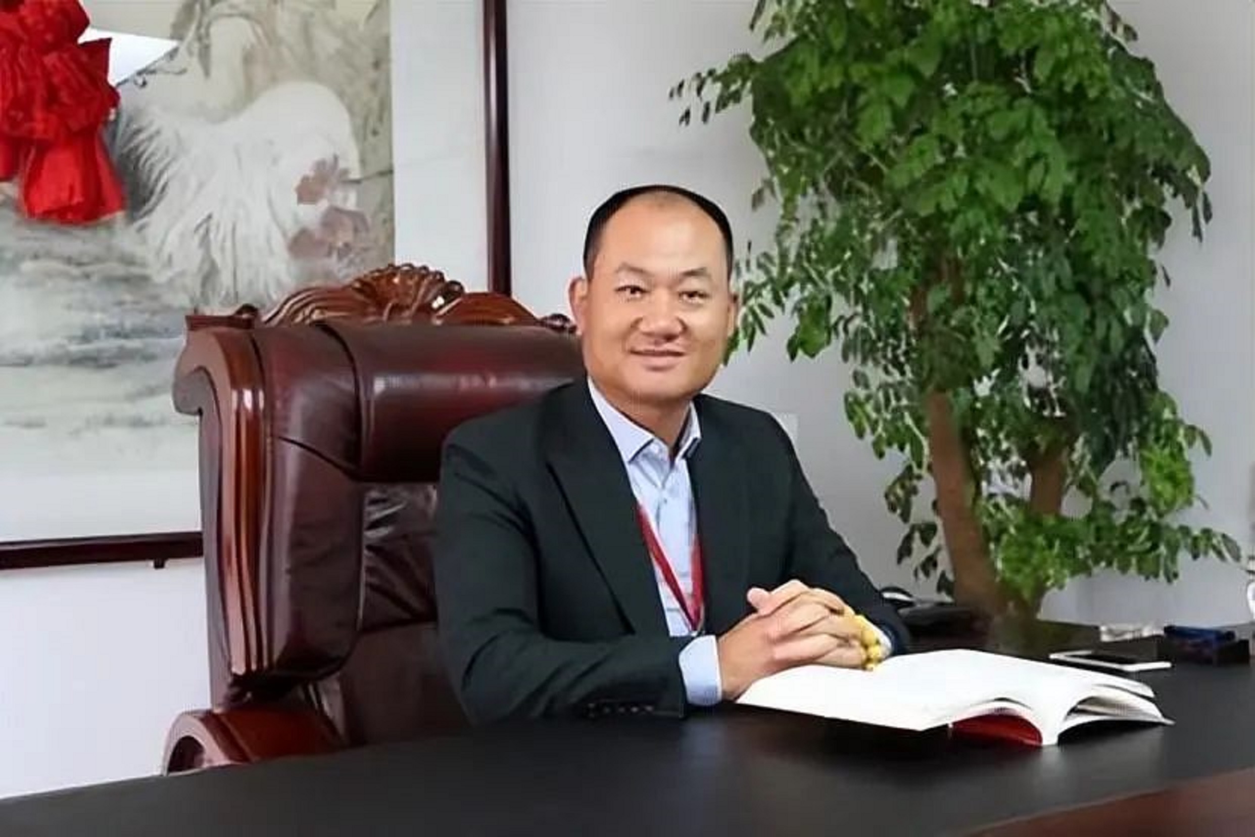 海南万宁第一大民企：力压椰树，老板14岁经商，靠槟榔年入几十亿