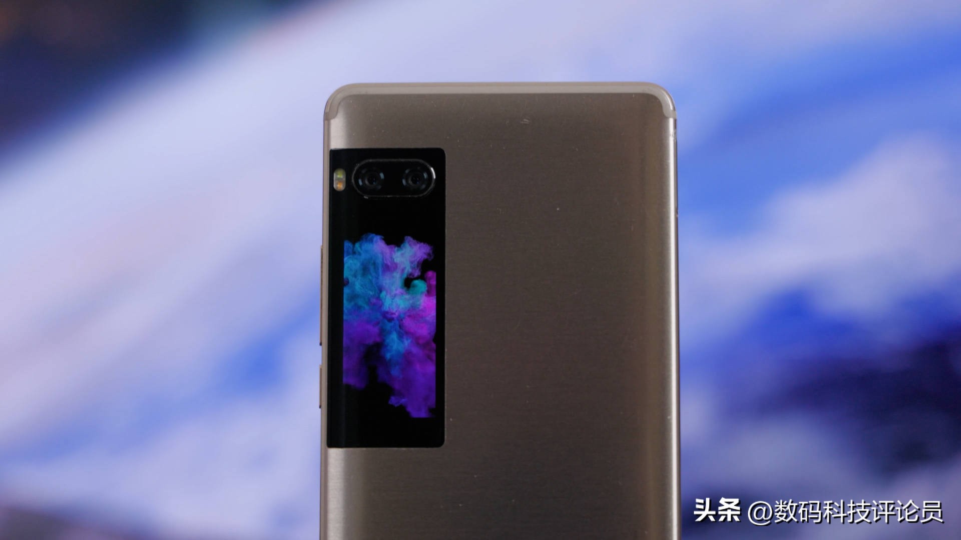 从巅峰时期每月发布会到被吉利收购，魅族这些年究竟经历了什么？