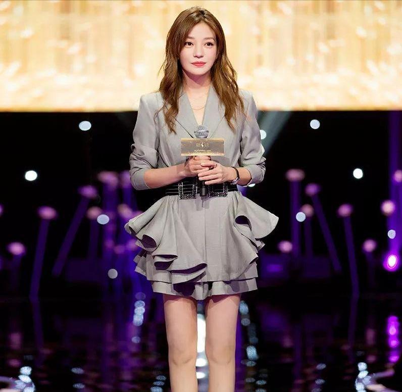 赵薇：顶风作案野心炸裂，罪行不仅亲日辱华，如今下场大快人心！