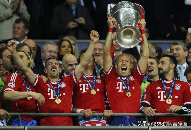 世界十大足球传奇,世界上有哪些传奇足球巨星