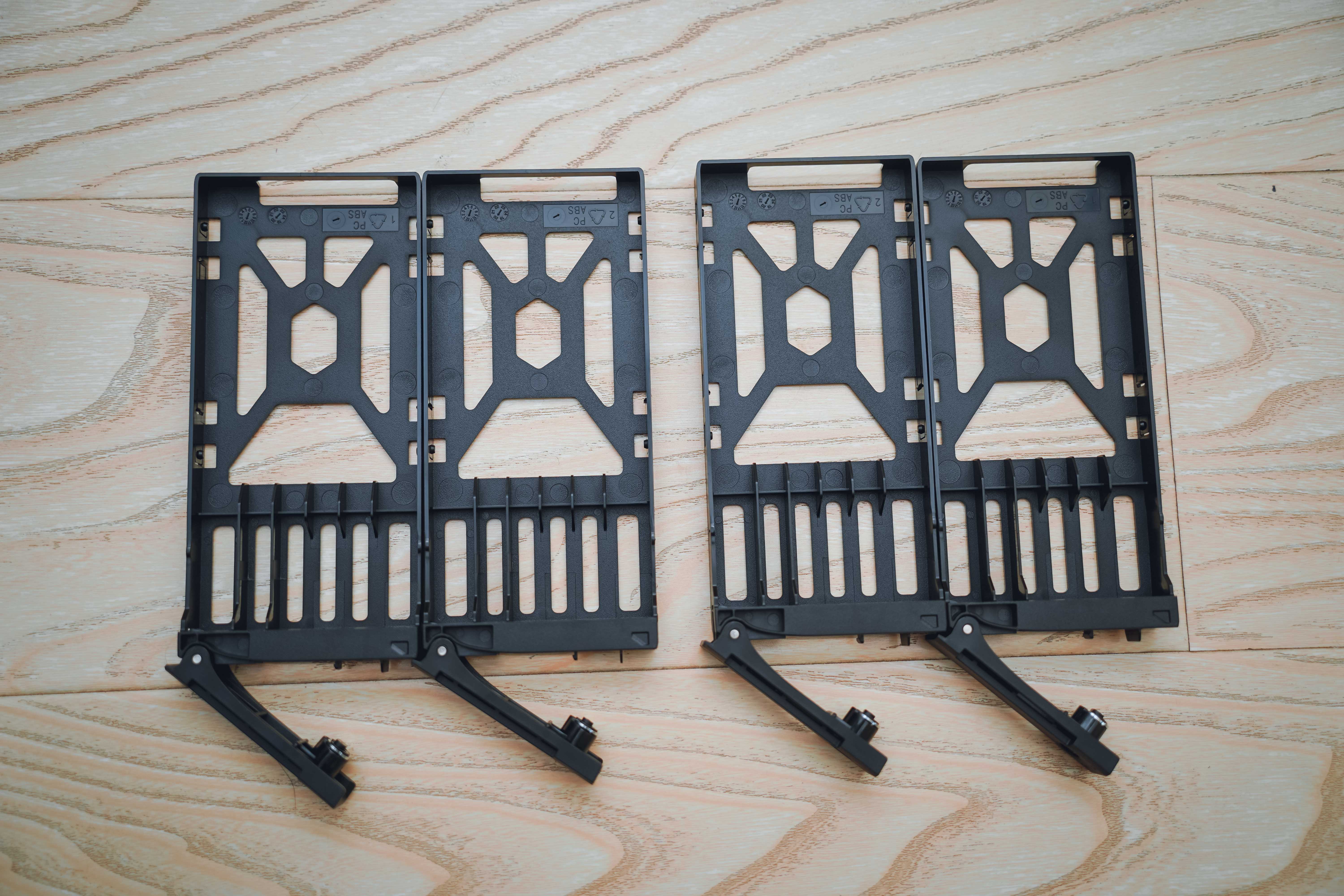 历史低价买到九盘位万兆NAS机皇：威联通TS-H973AX