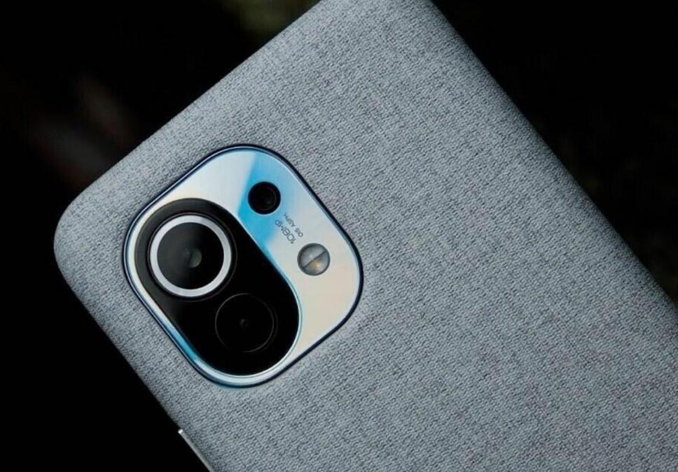 iphone11与小米11哪个值得买,用小米11还值得换苹果11吗