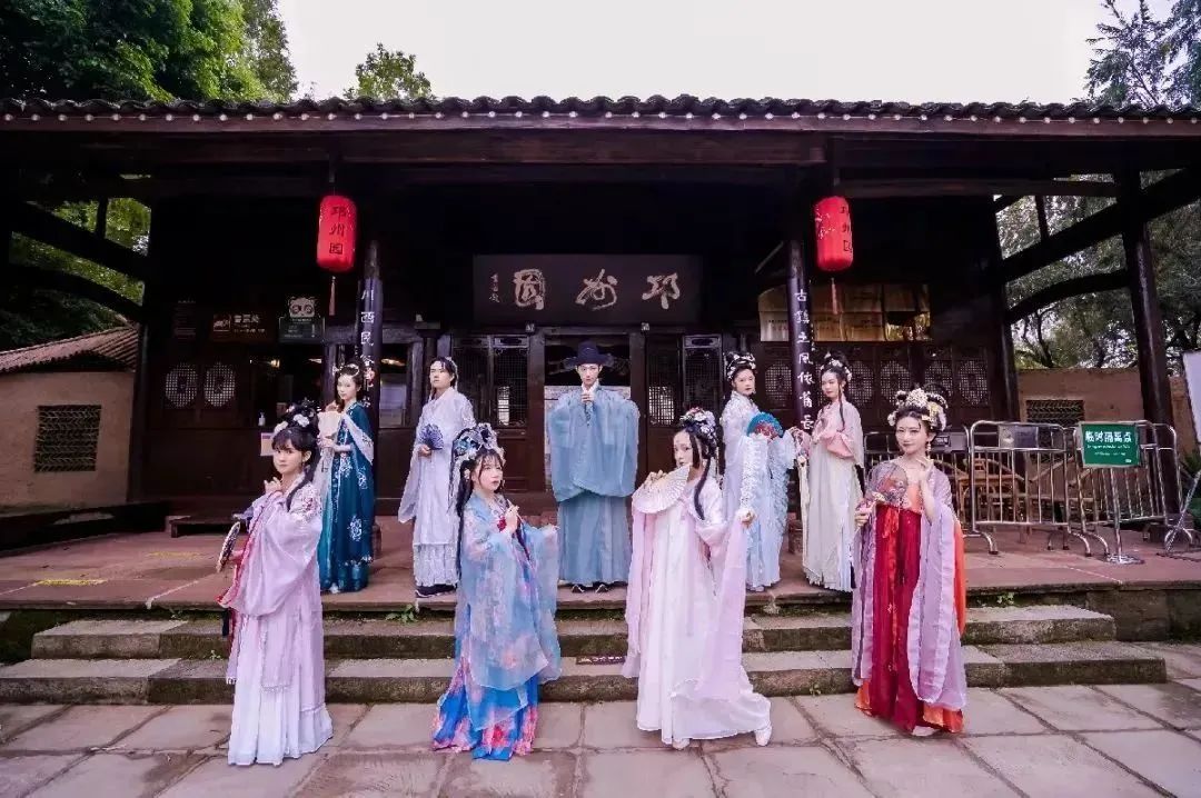 邛崃南宝山旅游攻略,邛崃旅游攻略坐车路线