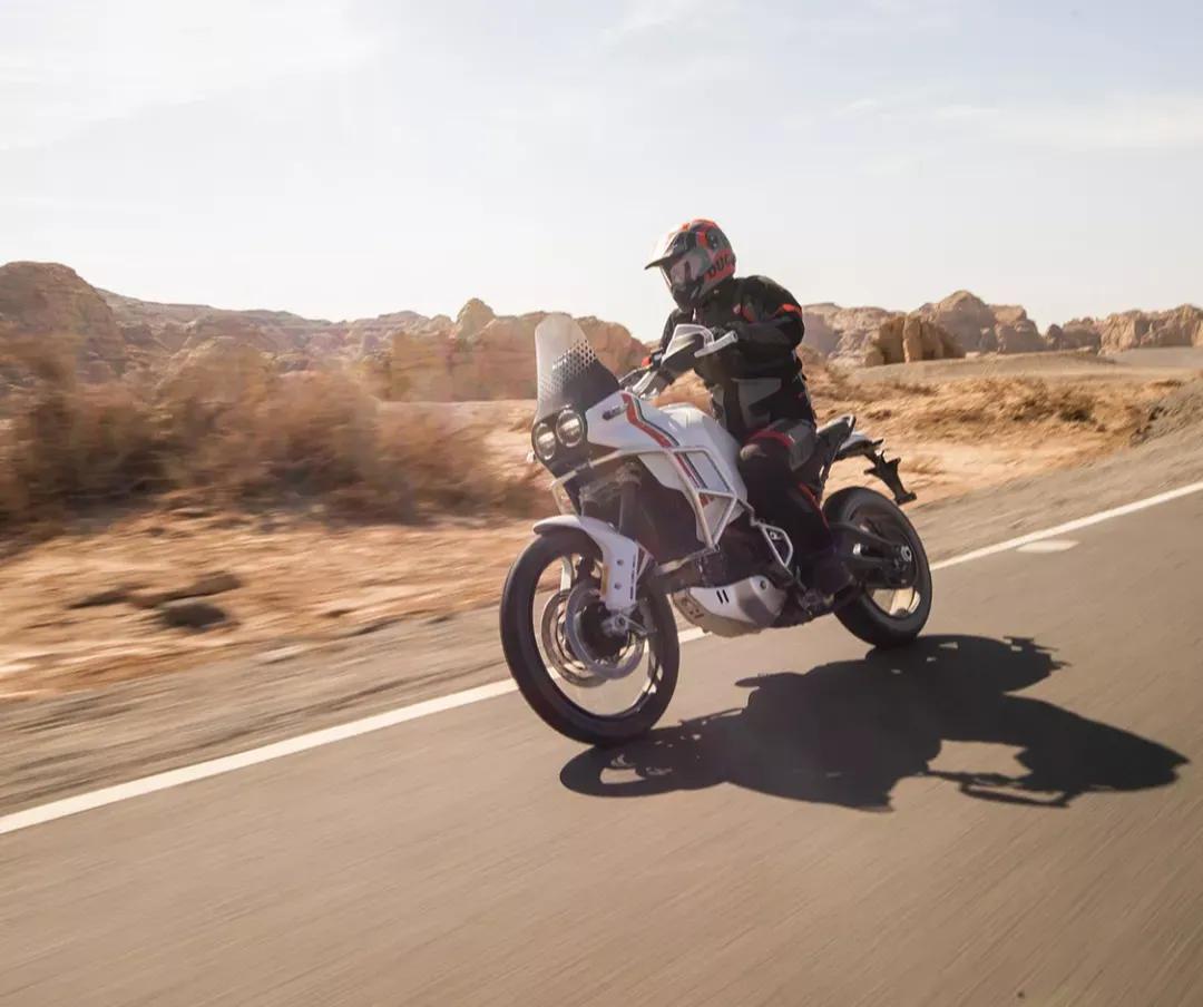 杜卡迪desertx概念版,ktm790adv和杜卡迪desertx