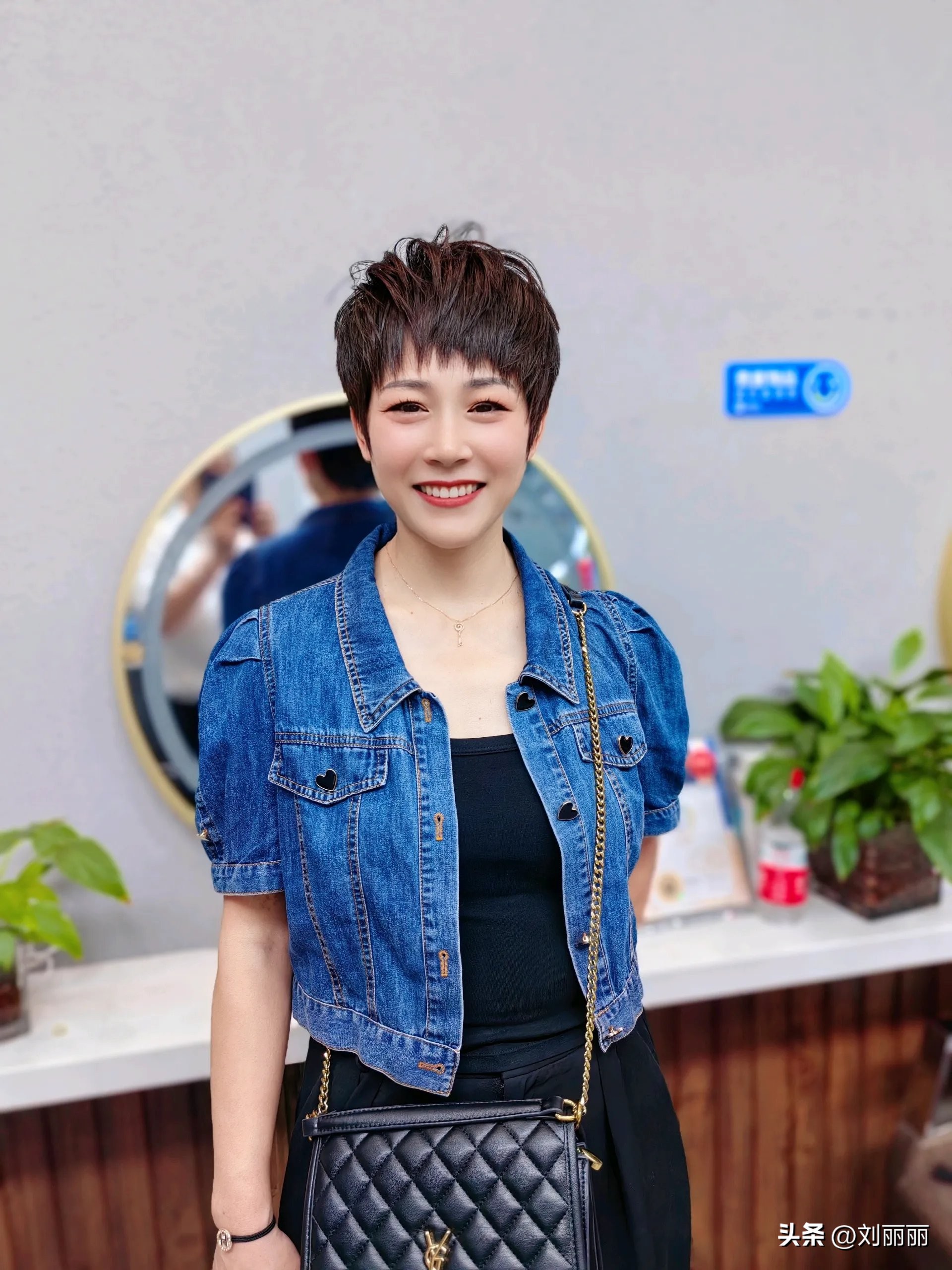 女孩子发型简单扎法10-14岁中短发,12-15岁学生适合的无刘海短发发型