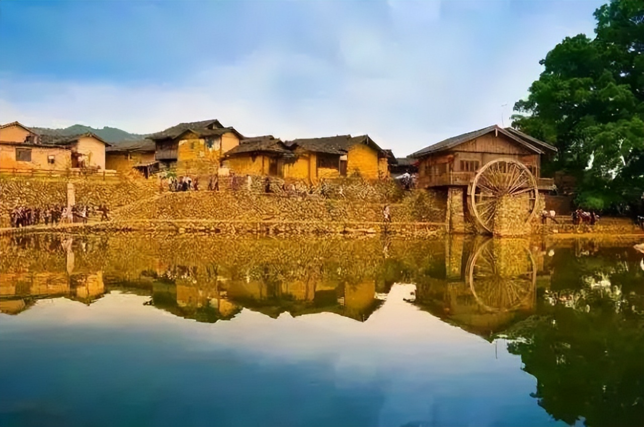 广州出发-梅州+福建3天游，打卡云水谣古镇+永定土楼+松口古镇