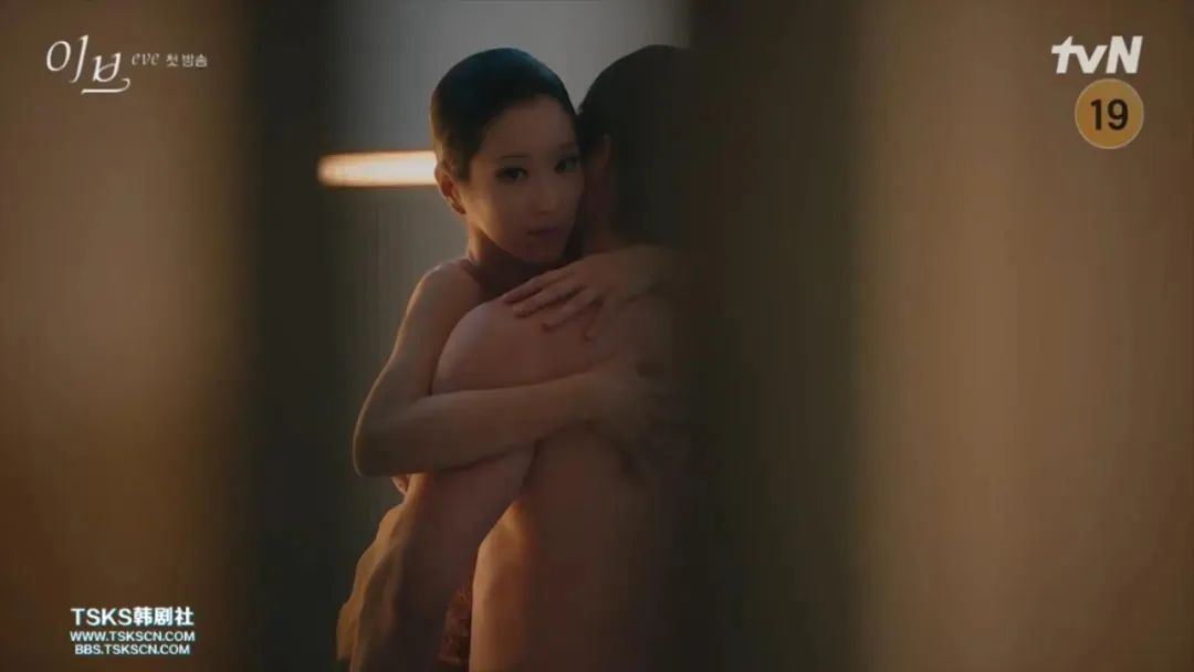 笑话，内娱什么时候敢捧她？