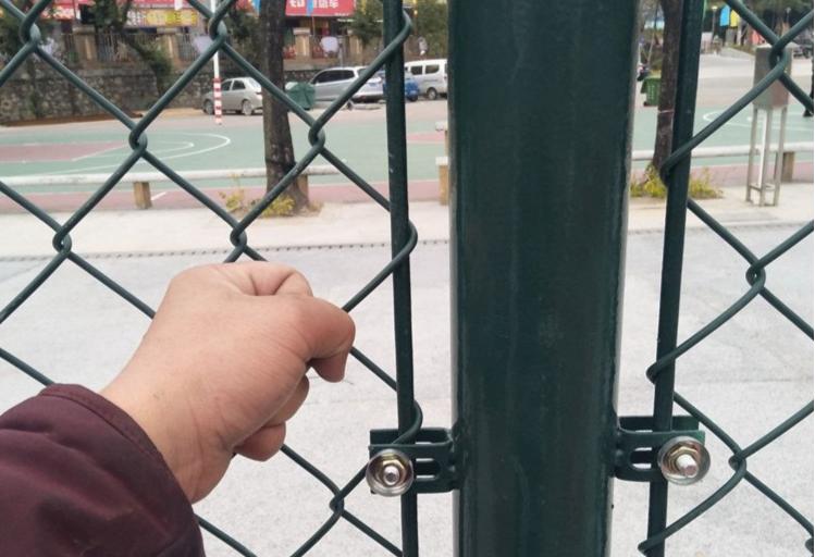 楼顶球场围网标准做法,北京球场围网护栏效果图