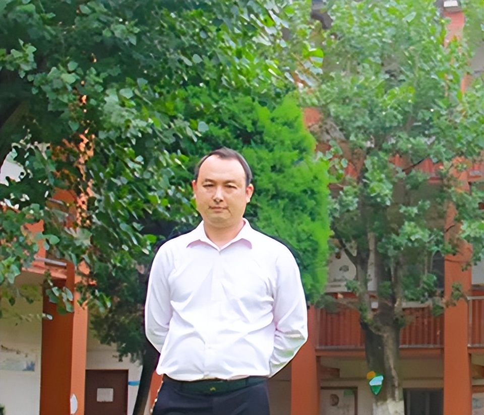 带你走进黄冈中学,黄冈中学参观视频