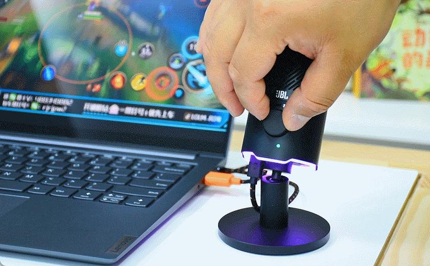 头部UP主推荐的麦克风，JBLQuantumStream，即插即用两种拾音模式