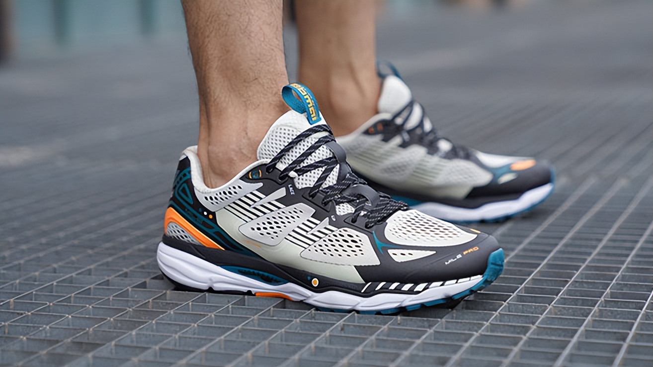 低足弓跑鞋推荐,体重70kg跑鞋