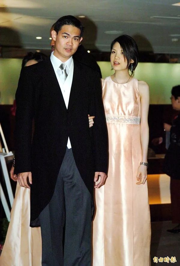 一文一武完全不同的连家兄弟,难逃比较的豪门妯娌