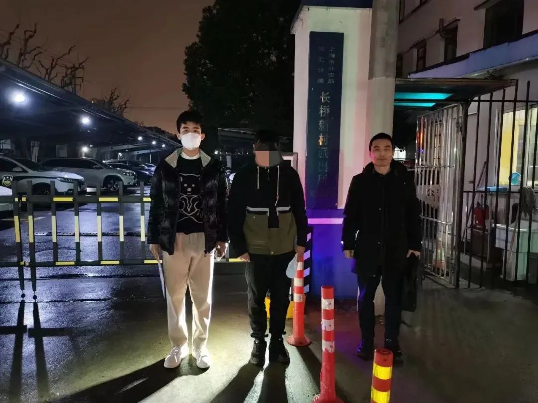 帮别人办卡是什么罪行,帮别人办卡有哪些风险