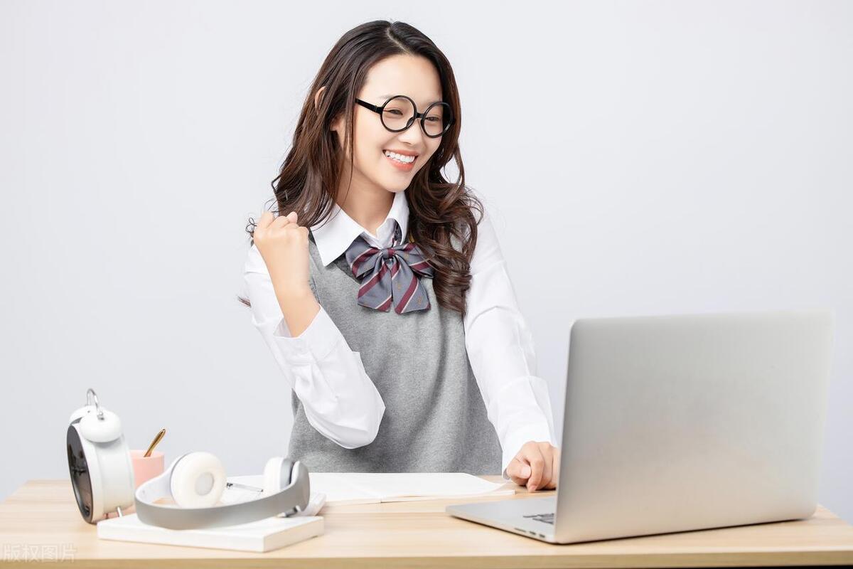 幽默简短小故事大全及感悟,5个幽默小故事让你开心一整天