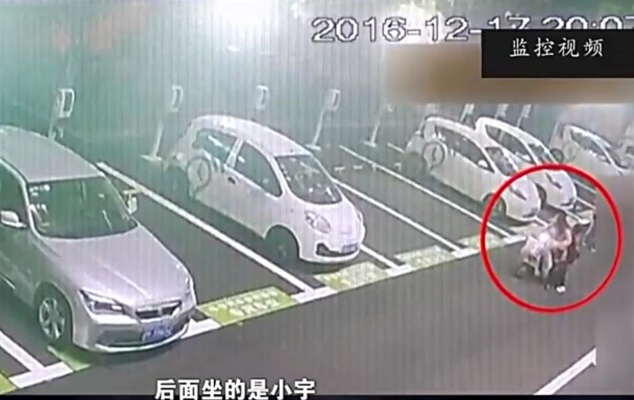 15岁少年偷开奔驰车撞死人逃逸,少年偷开奔驰撞死人逃逸