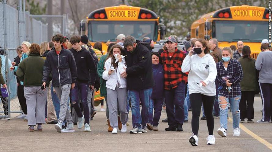 秦安:悲剧!美发生扫射小学生*案惨**,三大因素决定霸权到分裂边缘