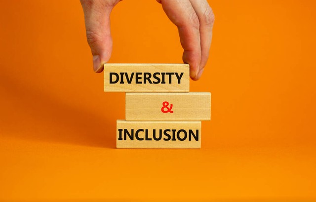 女子醉酒醒来全身赤裸,不久后发现自己怀孕,感觉不是男友的!