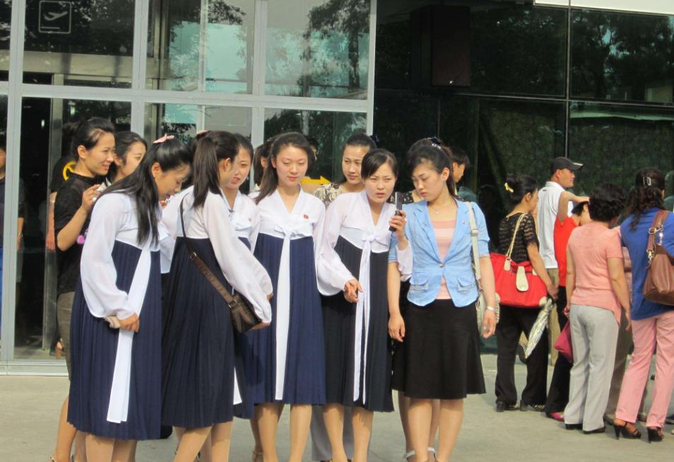 朝鲜为何住房与医疗都是免费,朝鲜普通老百姓受教育的程度