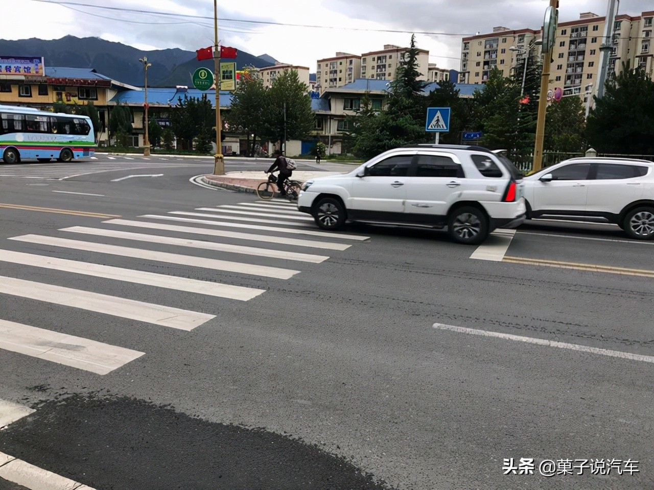 开车回家走国道和走高速哪个划算,跑长途走高速划算还是国道划算