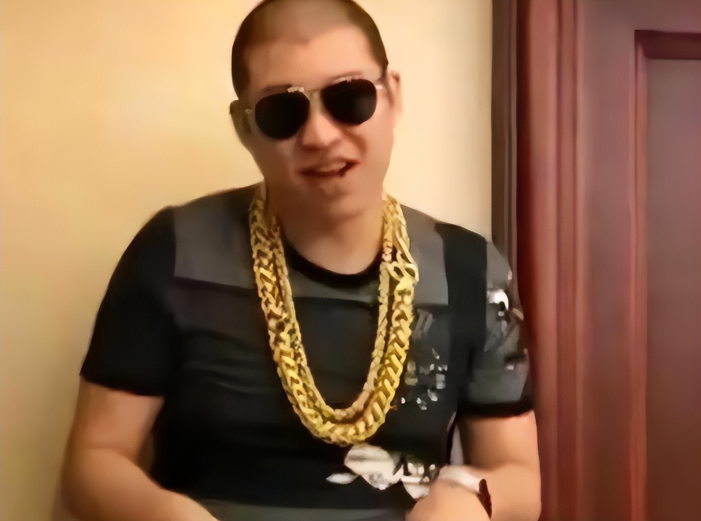 网红二驴一场直播能赚多少钱,二驴直播间被怼