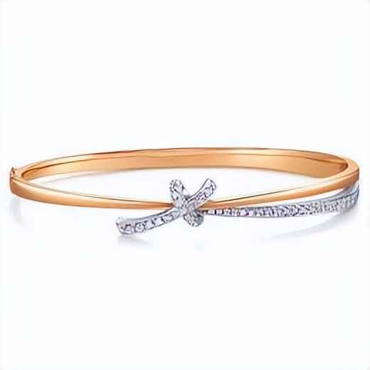 周生生殷桃同款钻之颂一套多少钱 (周生生殷桃代言钻戒)