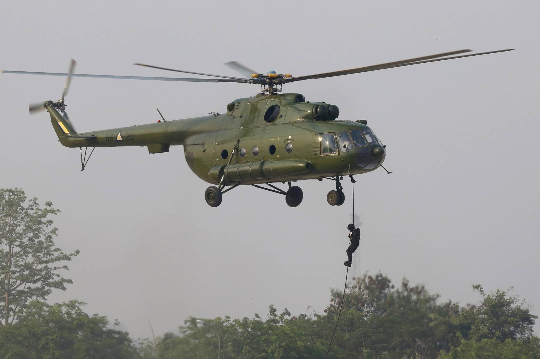 小国研发的战斗机,小国装备