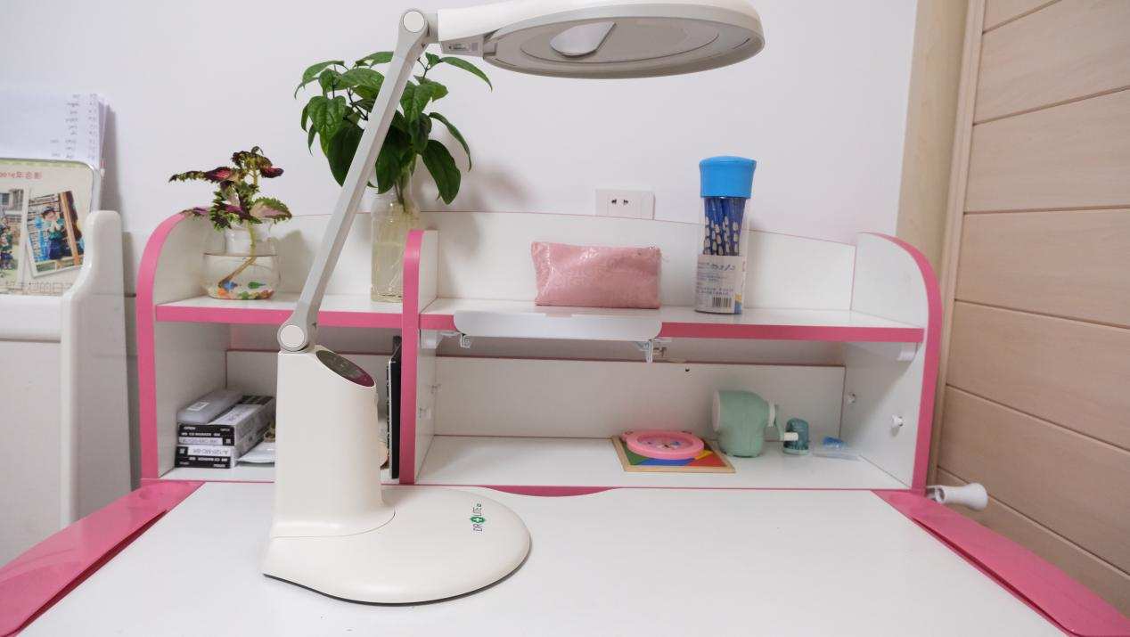 护眼灯到底哪个最好最实用,爱德华护眼灯真的能保护视力吗