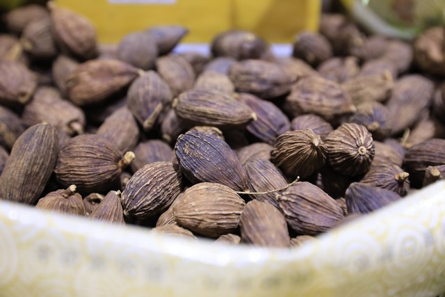 香料草果去核吗,毕节草果花香料